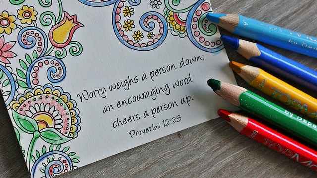 L'inquiétude alourdit une personne;
Un mot encourageant encourage une personne!
Proverbes 12:25