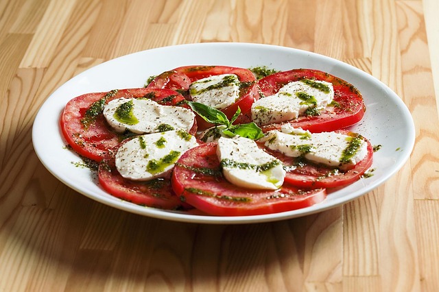 Caprese Salad - Healthy Fall Snacks